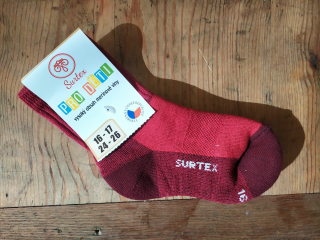 Dětské sportovní ponožky Surtex - volný lem, červené